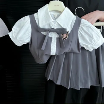 Летний комплект для девочек 2023 г., новая детская корейская рубашка с короткими рукавами и юбка-брюки, комплект из двух предметов, униформа JK для девочек Изображение