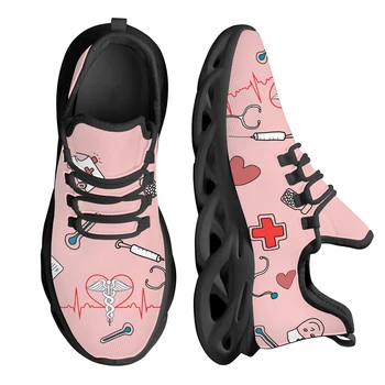 Женские кроссовки с индивидуальным дизайном, розовая обувь для кормления, Милая медицинская обувь с принтом сердцебиения, легкие туфли на плоской подошве со шнуровкой Изображение