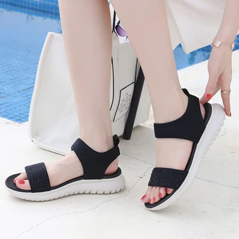 Женские простые легкие спортивные сандалии со стразами, легкая нескользящая пляжная обувь для пляжной вечеринки Изображение