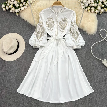 Женское новое Модное платье-стойка с рукавом-фонариком, Белое Элегантное Платье Трапециевидной формы с вырезами, Винтажное повседневное облегающее платье Миди с однотонным поясом, A8005 Изображение