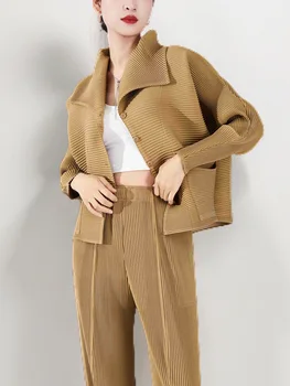 Свободное пальто большого размера, осенний женский модный плиссированный кардиган, осеннее пальто, женское дизайнерское чувство ниши Изображение